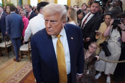 Kauza Epstein vyvolava rozkol Trump ostro utoci na priaznivcov