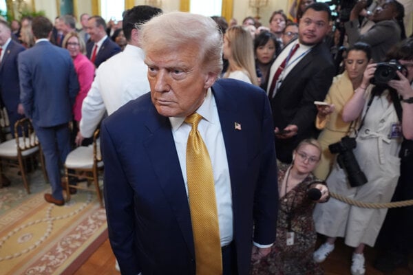 Kauza Epstein vyvolava rozkol Trump ostro utoci na priaznivcov