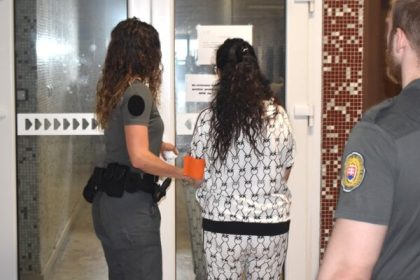 Policajna akcia Grizelda je na sude Dilerka drog sa priznala na slobodu ju nepustili