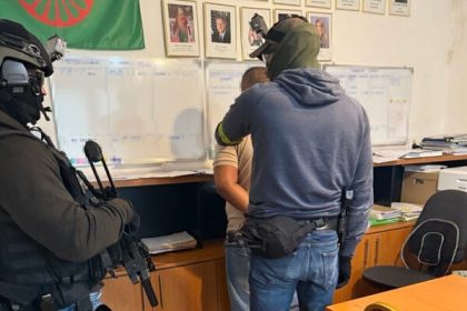 Policia nasadila na starostu pocas akcie Vystavba agenta