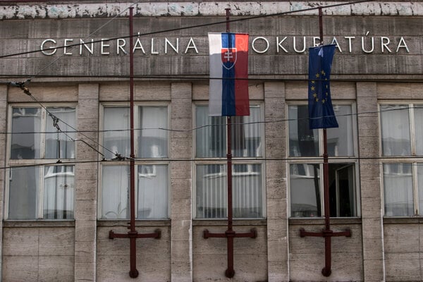 Prokuratora generalnej prokuratury obzalovali za alkoholove preciny