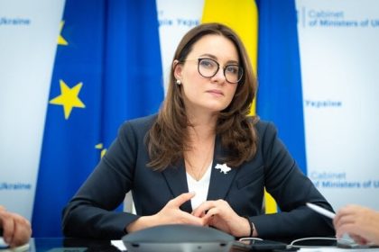 S Americanmi mala uspech Preco Ukrajina meni vladu