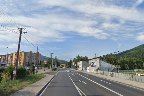 Stat jej daval lukrativne zakazky teraz ma dlhy a hrozi jej konkurz