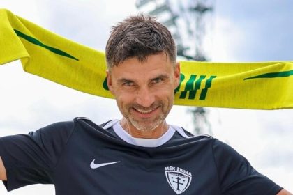 Tlieskali mu stojacky v Polsku bol ako kometa Zo Ziliny ho vyhodili je spat