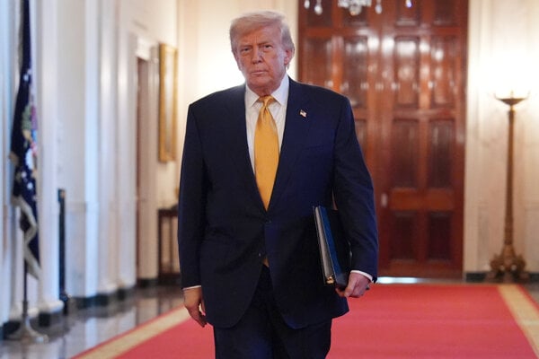 Trump zazaloval Wall Street Journal a Murdocha