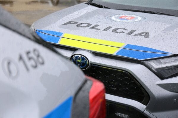 V Bratislave pobodali v noci tinedzera utocnik usiel