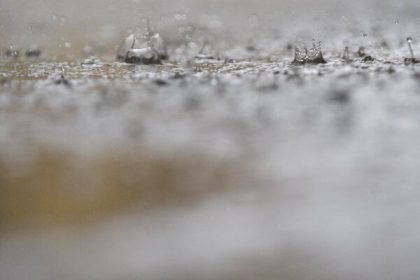 Vystraha plati pre cele Slovensko Sobota prinesie prehanky dazd a burky