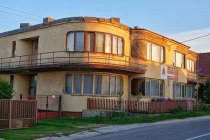 Dom bez rohov bol zjavenim v malej obci