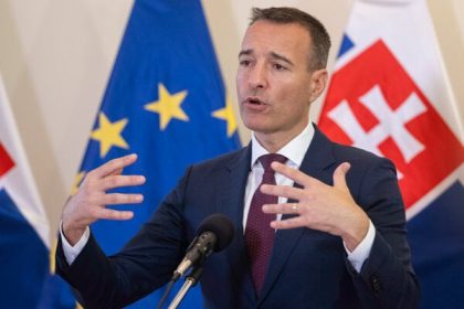 Drucker musi reformu obhajovat aj pred vlastnymi