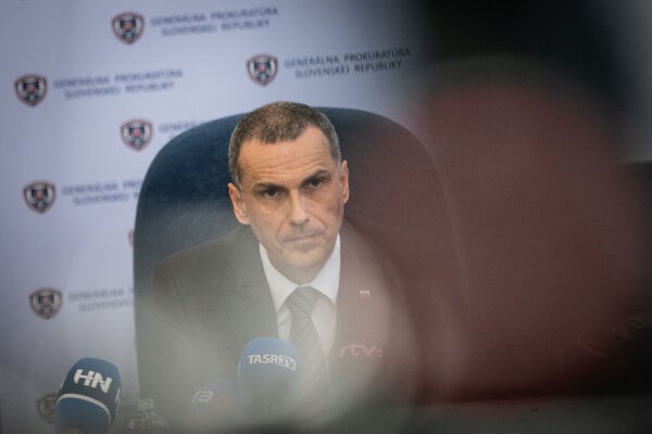 Generalna prokuratura preskuma postup ministerstva pri kampani Pellegriniho