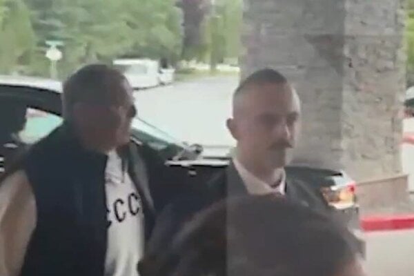 Koniec hry po rusky pise Carl Bildt