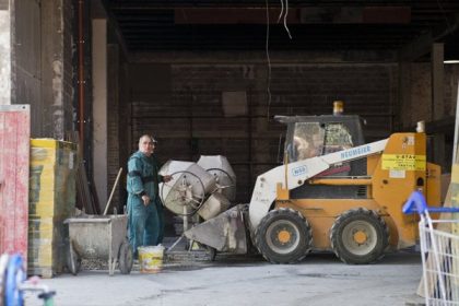 Ludia na Slovensku pracuju kratsie ako susedia