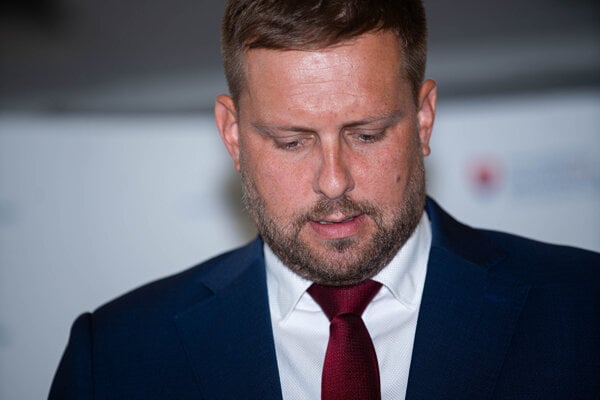 Minister zdravotnictva Sasko pripusta zrusenie zachrankoveho tendra