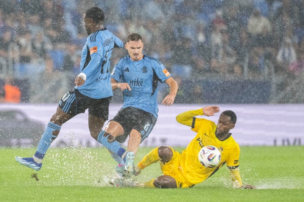 Mohutny dazd nepomohol futbalistom Slovana