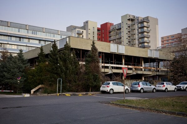 Nieco vam tam chyba Susedia zastavili projekt Fila