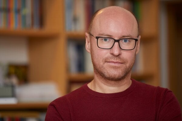 Obhajcovia stareho poriadku presli na anarchiu