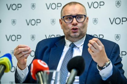 Ombudsman kritizuje koalicnu novelu o mimovladkach