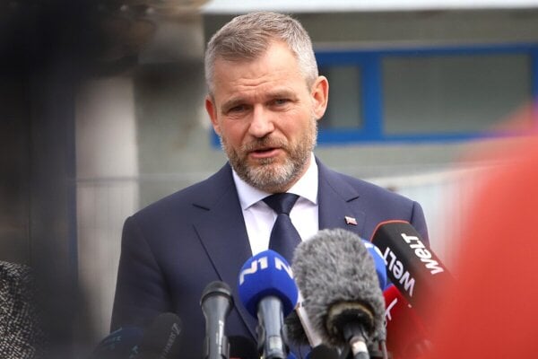 Pellegrini kritizuje Britaniu za kampan otazky byvalej vlady povazuje za legitimne