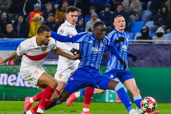 Skrtel ho ospevoval teraz je odpisany