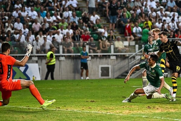 Slovensky brankar chytil penaltu vyradil velkoklub
