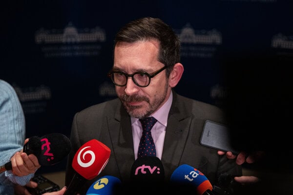 Vlada odvolala splnomocnenca pre Gabcikovo ten kritizoval Blanarov ministerstvo