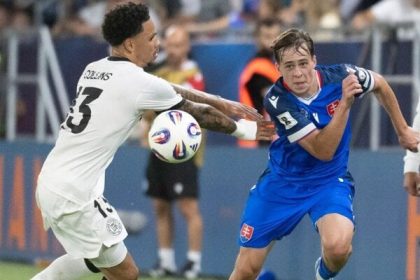 Ani jeden Slovak nebol pre Nemcov sehr gut Sauer skolil debutanta z lidra bola hrozba