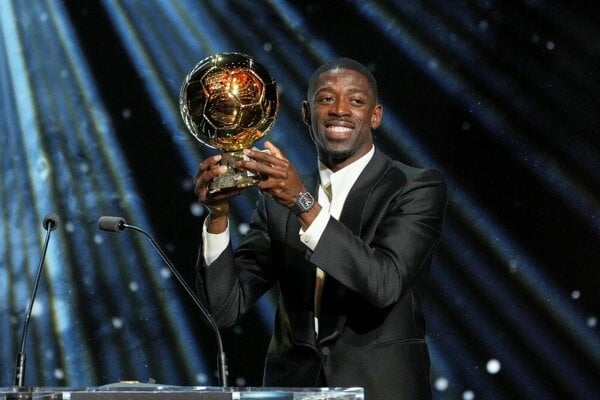 Francuzsky rychlik dobyl svet futbalu Dembele ziskal Zlatu loptu