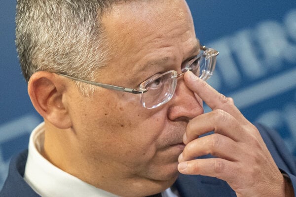 Kamenicky este nevyriesil skrty a pribudol mu dalsi problem z Bruselu