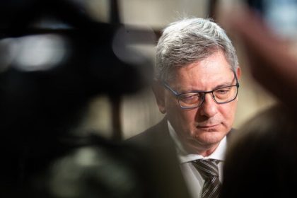 Maju prevychovat pachatelov pribudlo 19 uradnikov