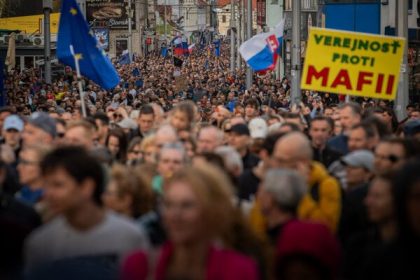 Mier Ukrajine presuva piatkovy protest List Zelenskemu podpisalo 22 tisic ludi na Slovensku