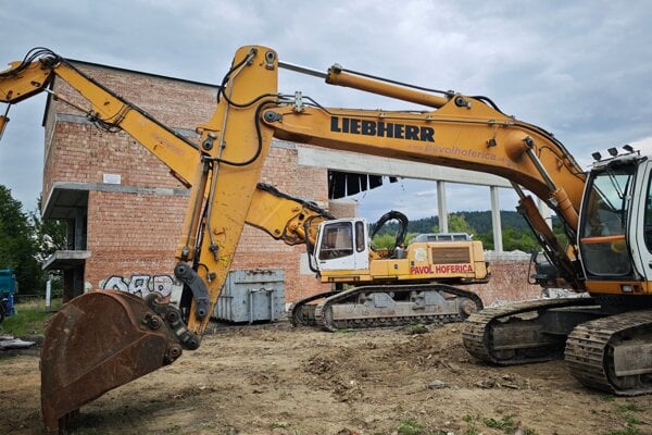 Na Kysuciach zacali stavat plavaren snov