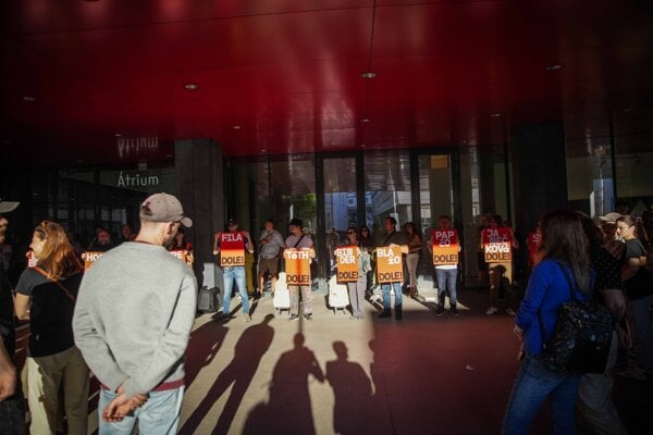 Odstupte pisu Hrycova Horvath a Dubravsky