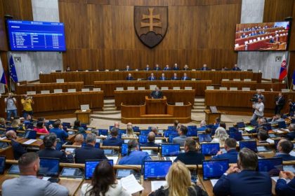 Opozicia kritizuje skratenie rozpravy o konsolidacii