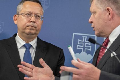 Ranny brifing Fico sa zbavuje zodpovednosti za konsolidaciu