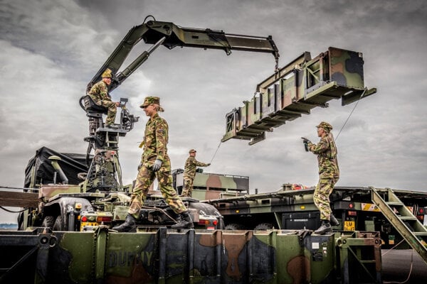 SME Minuta USA ukoncia vojensku pomoc Europe pri Rusku