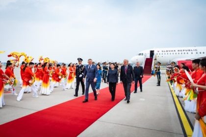 Slovensko riesi digitalizaciu s cinskym cenzorom a Danske letiska maju poplach pre nezname drony