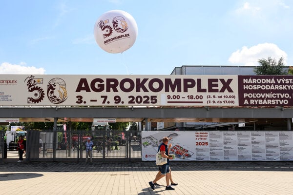 Takac pokracuje v megalomanskych slavnostiach 36 miliona na