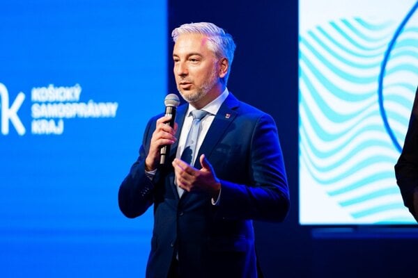 Zupan Trnka jazdi po regionoch podpori farmarske trhy