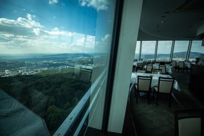 Mala pripominat flasu vina ma 50 rokov