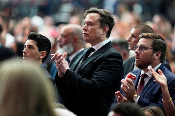 Nikomu sa to zatial nepodarilo Muskov majetok prekonal 500 miliard dolarov