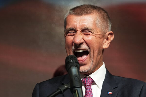 Ranny brifing Babis dosiahol zivotny uspech Kamenickeho pocty potapa dalsi odhad