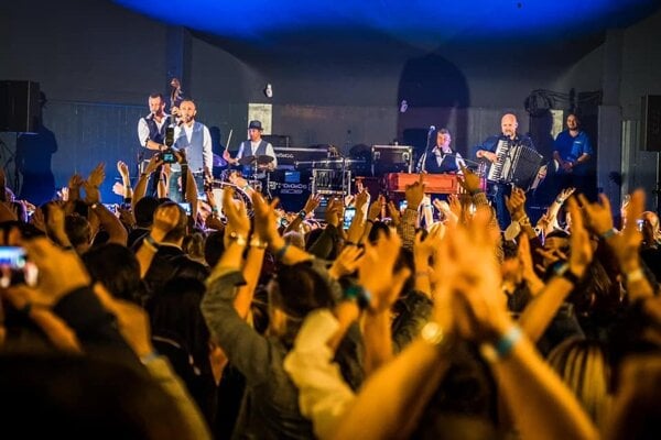 SEPS zrusil party za 135 tisic eur Vystupit mali Kandracovci a Juraj Baca