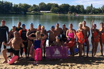 Sestnast odvazlivcov oboplavalo sedemkilometrovy okruh okolo Zelenej vody