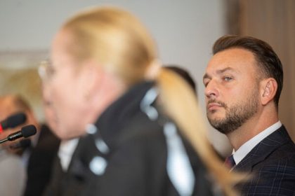 Slovak siel za bonbonierou do rakuska sediet na Slovensku ich moze kradnut do smrti