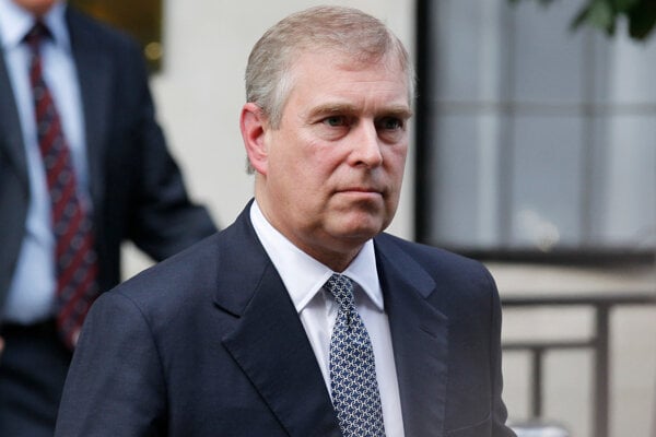 Andrew prisiel o tituly a sidlo kral Karol potrestal brata kvoli Epsteinovi