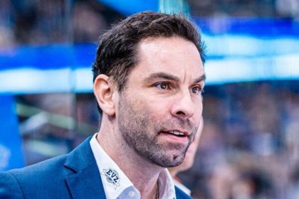 Bohaty zivotopis a neprijemny incident Orszaghovi pomaha neznamy Kanadan