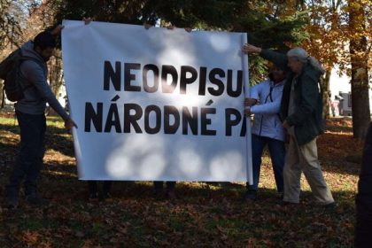 Drevo konci ako toaletny papier Problem Polonin