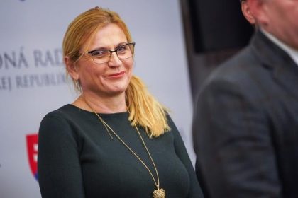 Jana Valova zostava v Smere v strane pokracuje