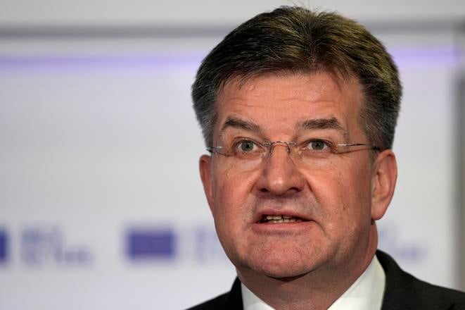 Lajcak bol s Epsteinom blizsi ako pripusta Fico vaha a Danko tlaci