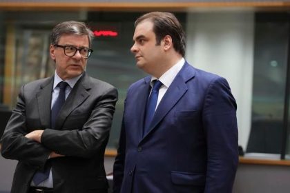 Ministri z Grecka a Belgicka sa zaujimaju o vedenie Euroskupiny